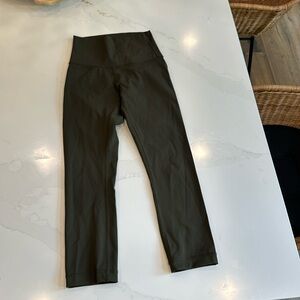 Lulu lemon Olive green capri leggings